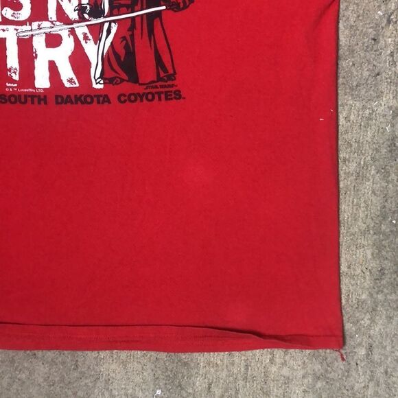 Vintage Champion VS. Star Wars South Dakota Coyotes T-Shirt | Large - Picture 4 of 5
